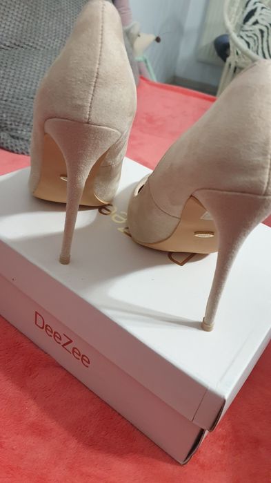 Pantofi stiletto bej 36