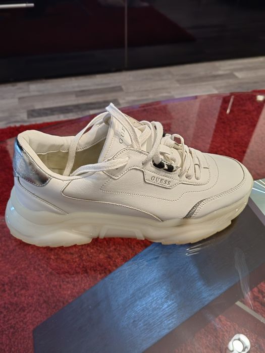 Adidași marca GUESS originali din piele naturală
