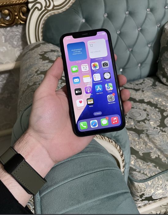 Продам телефон Айфон XR 128