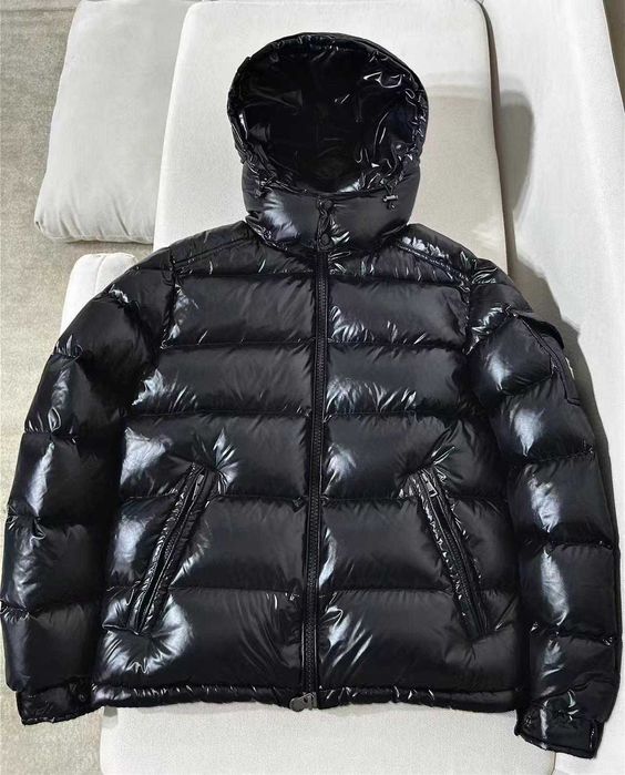 Geaca Moncler Maya cu puf barbati