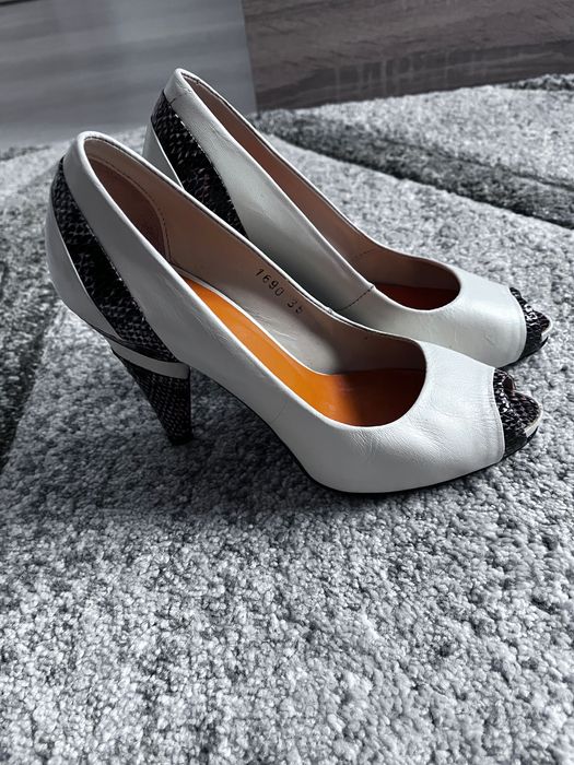 Обувки на Gianni