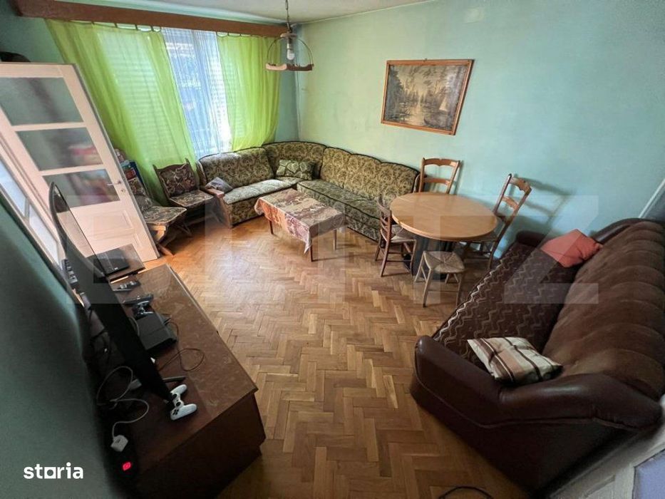 Casa individuala de inchiriat, cu 5 camere, 250 mp, zona Cetate