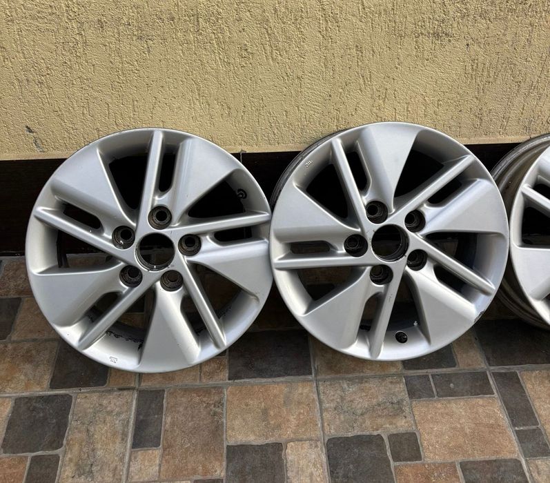 Jante 5x114,3R15 originale Toyota Auris , Corolla, Avensis,Prius , Hyu ...