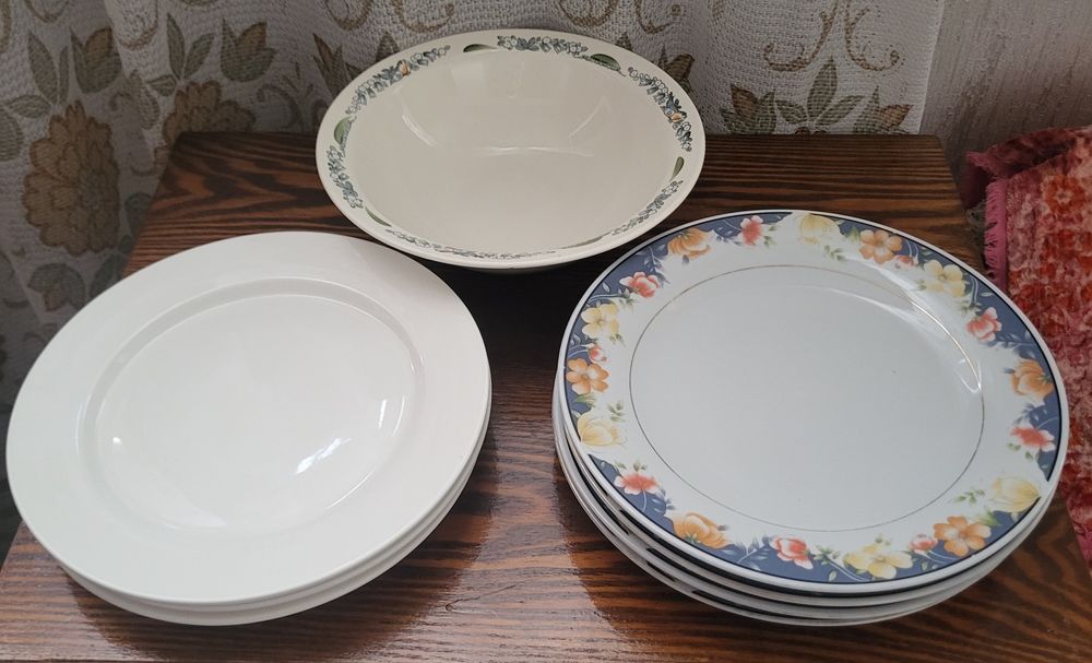 Тарелки и салатница