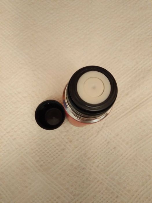 Termos metalic de capacitate mica pentru voiaj.