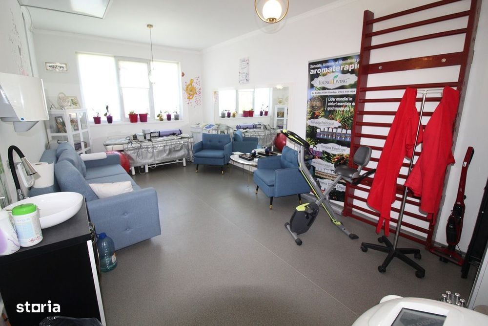 Vând spațiu comercial (cabinet medical) în Hunedoara, zona Piața Obor