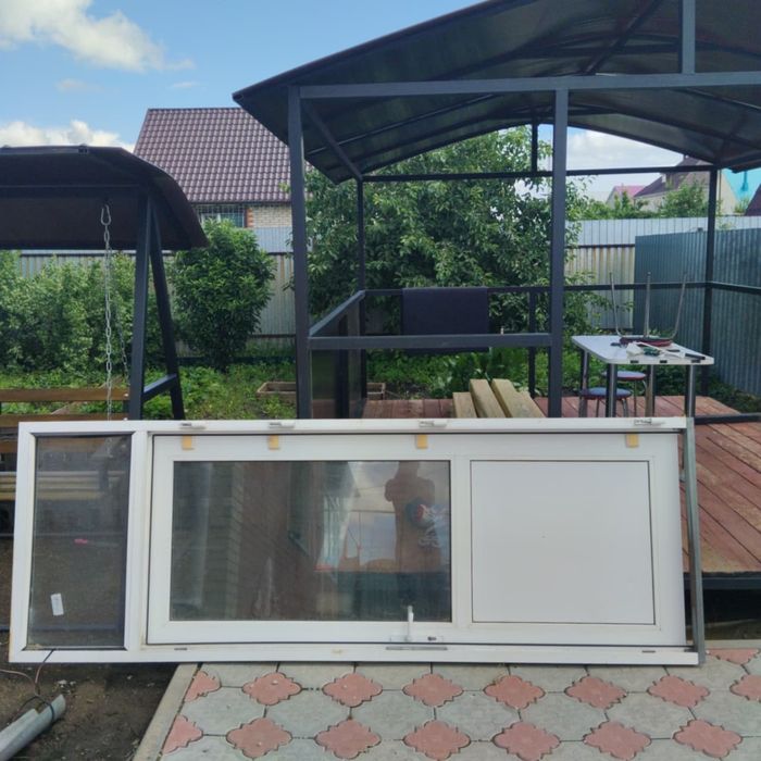 Продам пластковую дверь