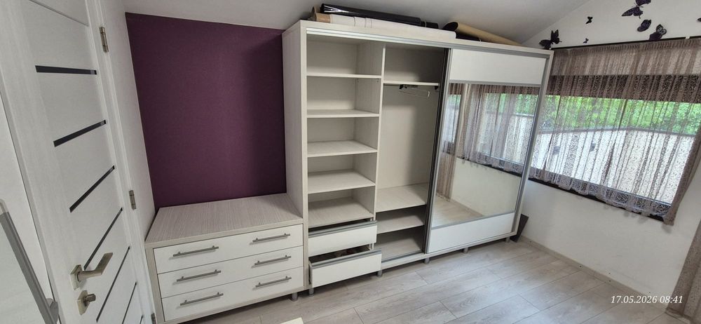Vând  dresing,(sifonier)culoare alba