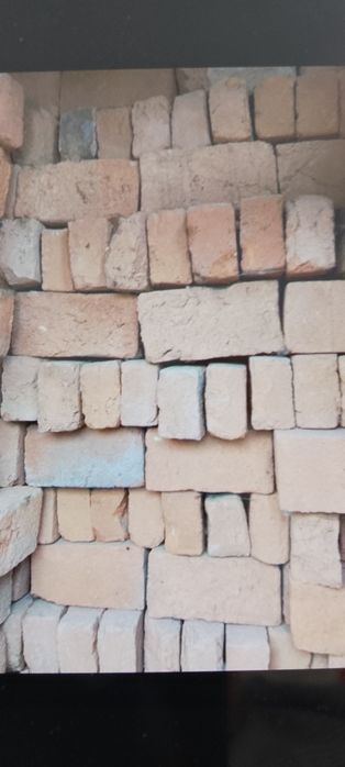 Cărămidă roșie plină