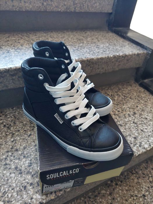 Дамски обувки (кецове)