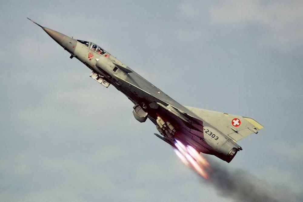 сборная модель конструктор самолёта Mirage IIIE 1/72 NOVO!