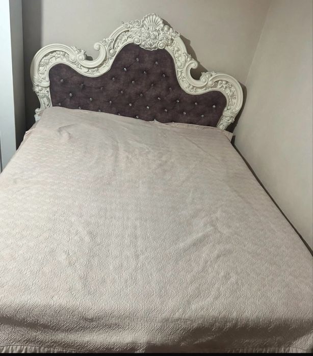 Продам Двуспальную Кровать.