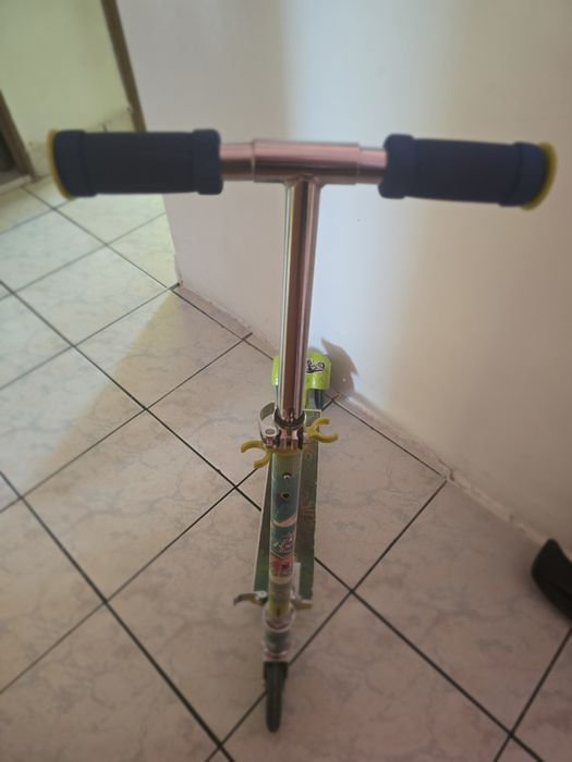 Trotineta pliabila pentru  copii 3-8 ani