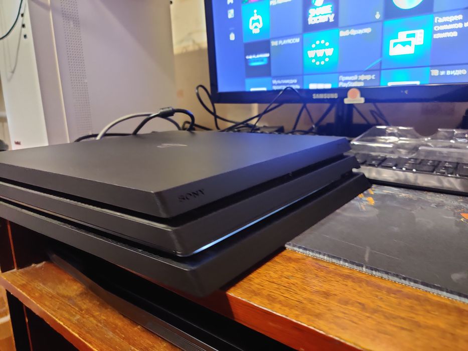 PS4 pro в идеальном состоянии 3 игры