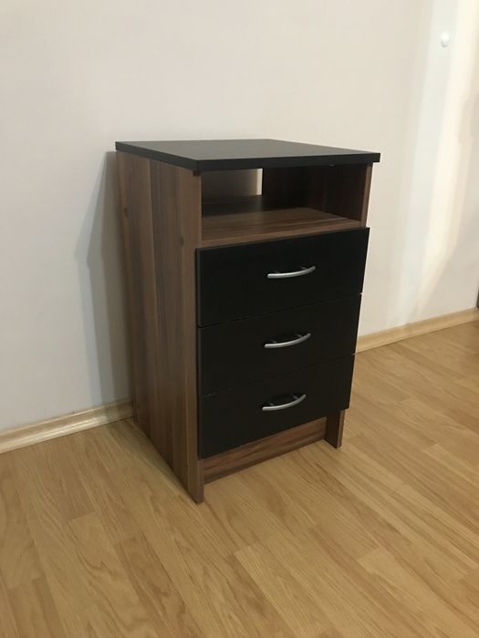 Шкаф с чекмеджета