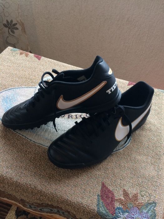 Продавам оригинални маратонки NIKE