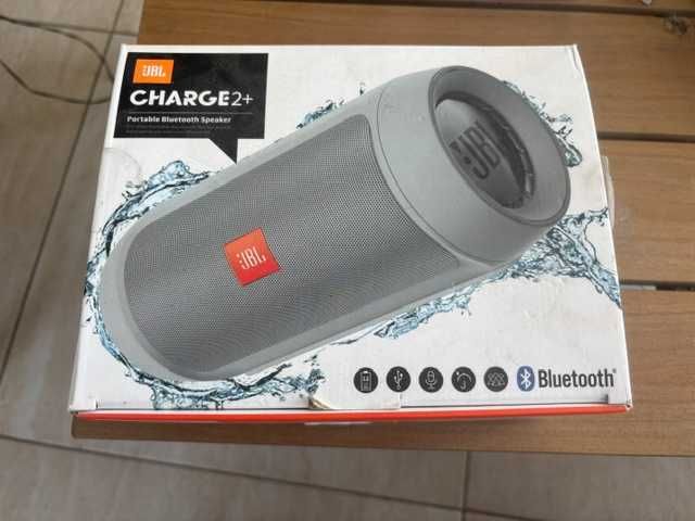 JBL Charge 2+ – funcțională, cu distorsiuni audio – pentru reparație