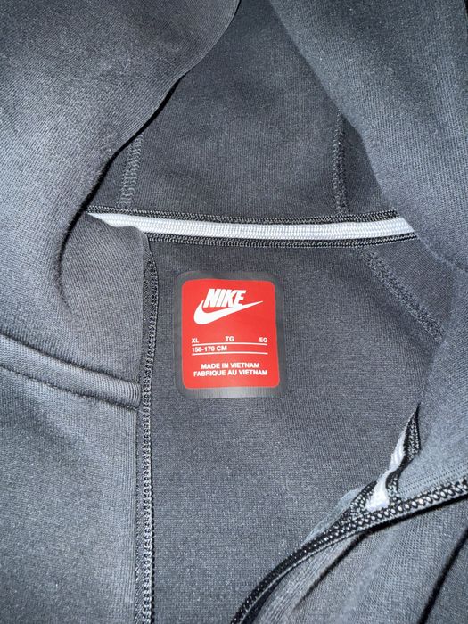 Nike Tech Fleece Paris ( горница и долница)158см-170см