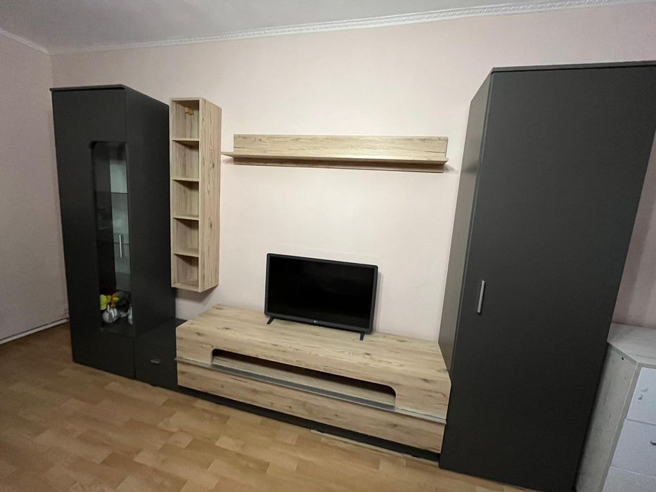 Vând mobila de sufragerie