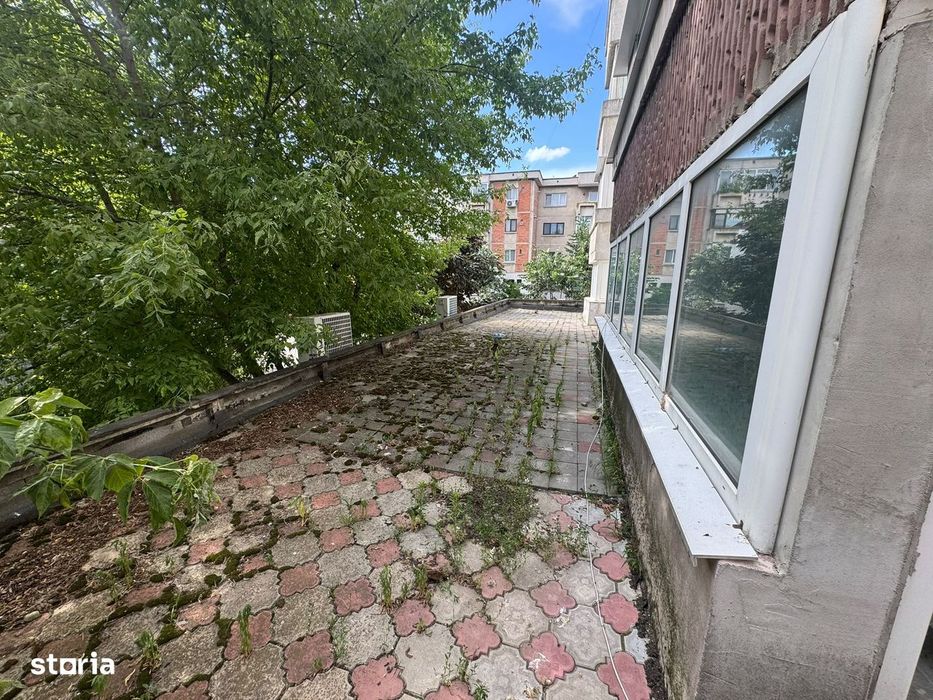 Apartament 4 camere, balcon și garaj