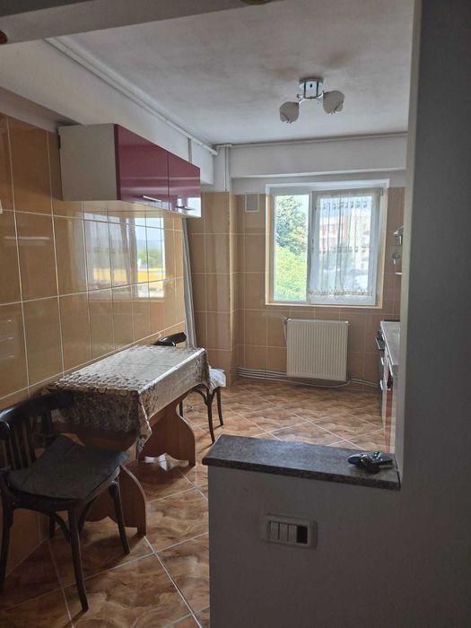 Închiriez apartament