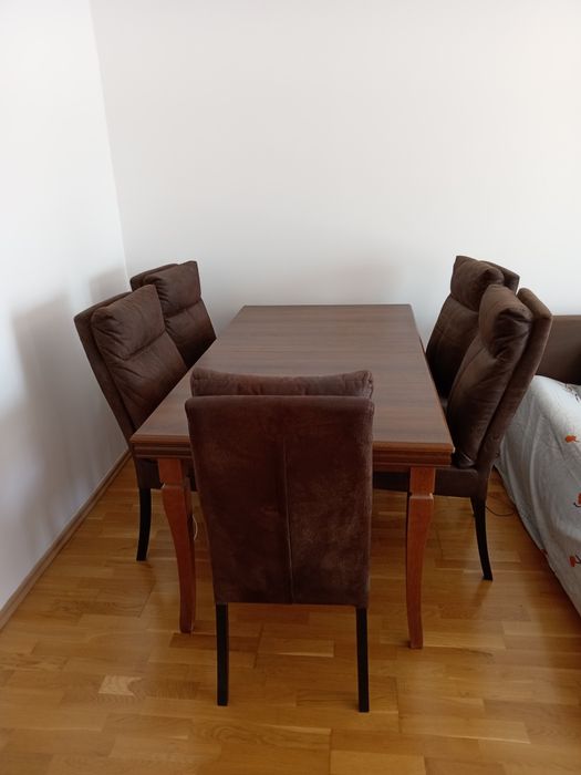 Masa 6 scaune, stare nouă