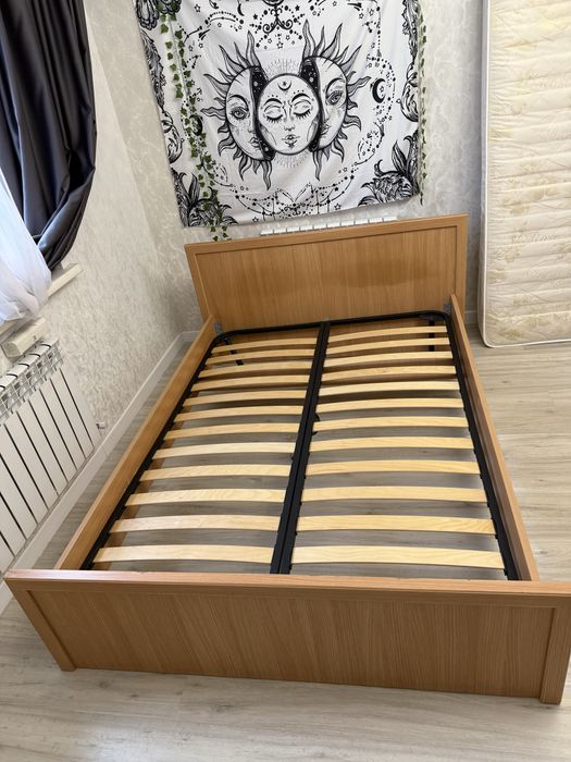 Продам кровать 140*200