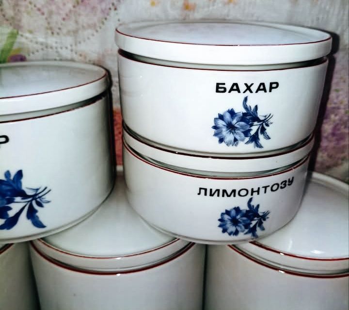 Комплект буркани за подправки