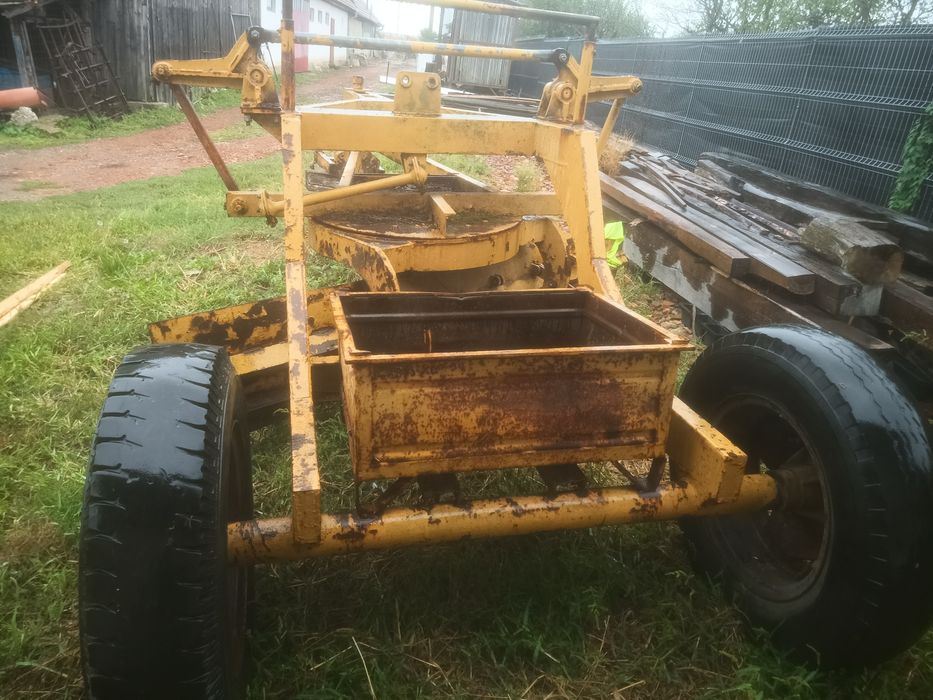 Lamă  greder de îndreptat drumuri, zăpadă