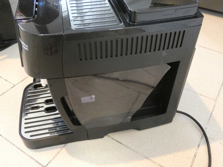 Нов Кафеавтомат Delonghi Magnifica Start с липси