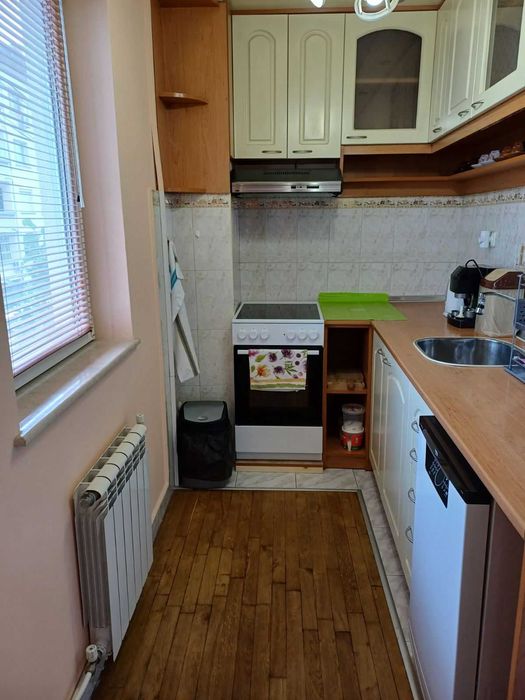 Дава се под наем Тристаен апартамент в Плевен, 9-ти квартал - 95 кв.м за 408 € - Снимка #8