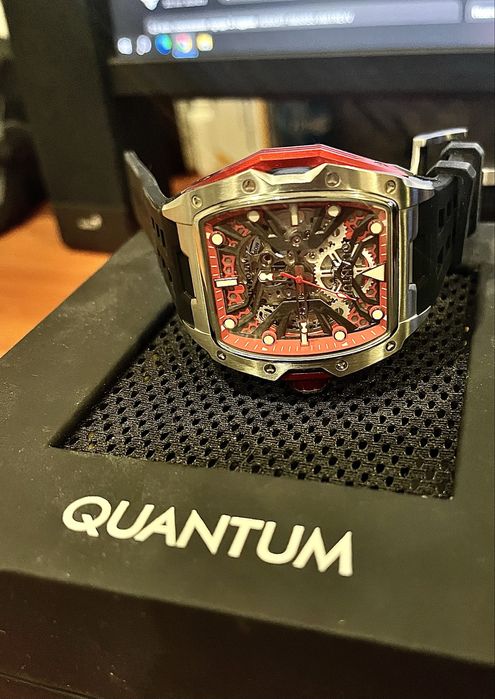 Уникален часовник QUANTUM