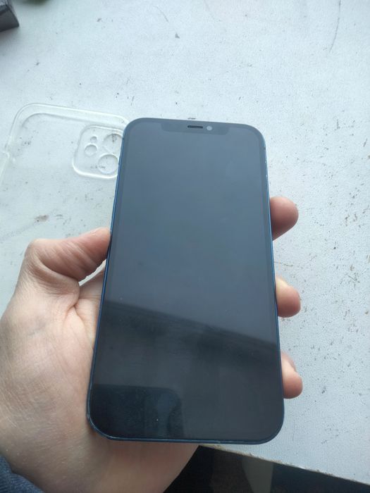 Продам айфон 12 на 128 гб
