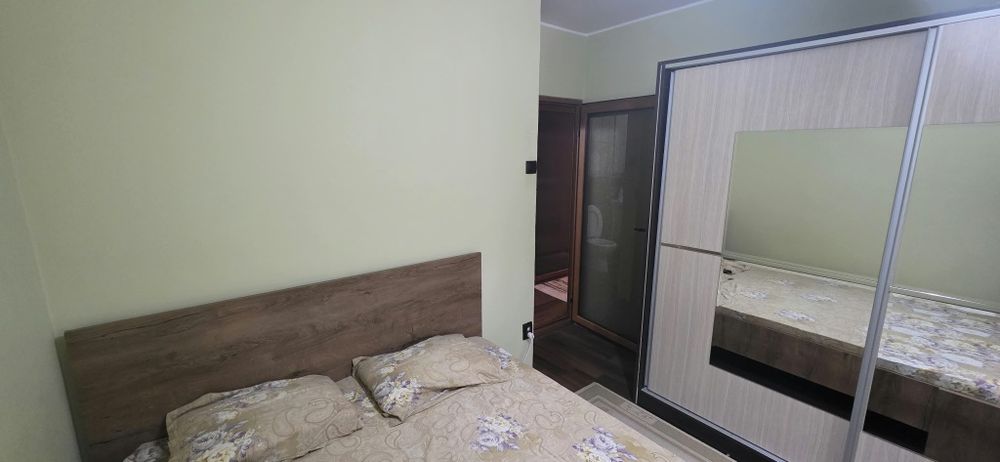 De inchiriat Apartament 3 camere etaj 1 mobilat si utilat