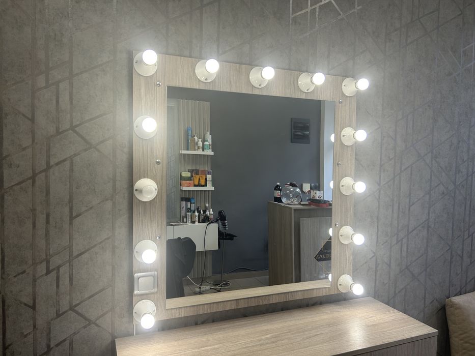 Гримьорна , огледало + шкафове