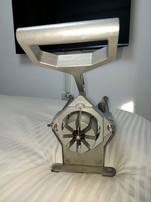 Aparat taiat cartofi