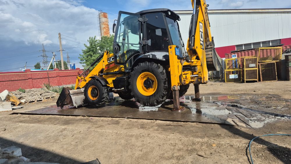 Экскаватор погрузчик