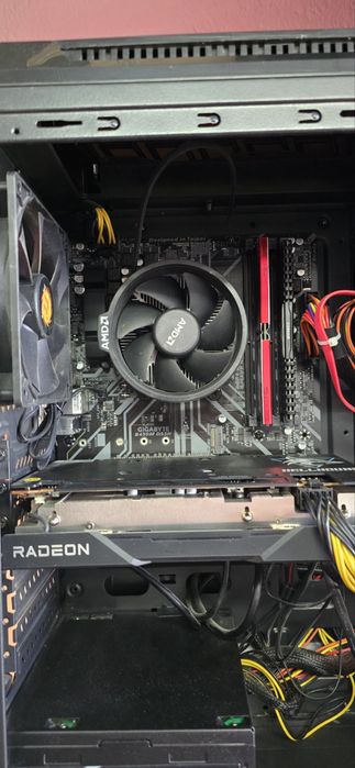 Геймърски компютър rx6600xt ryzen 5