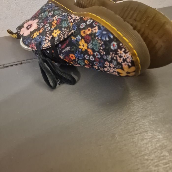 DR.MARTENS  номер 37 !Цветни и пъстри  ,в отлично състоянии