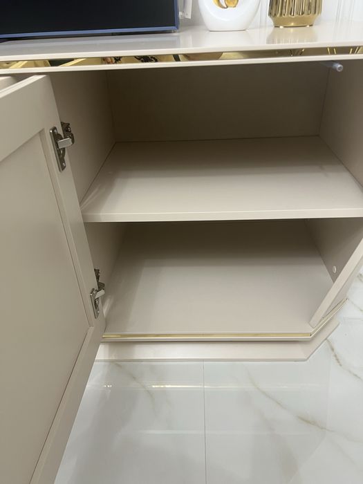 Consola moderna noua