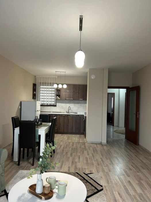 Дава се под наем Тристаен апартамент в Пловдив, Кършияка - 130 кв.м за 650 € - Снимка #4