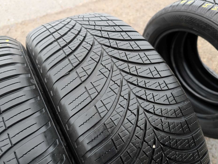 235/55 R19 • All Season • Goodyear Vector 4Seasons Gen 3 SUV 105W | 2 buc | DOT 2022 | Pret/buc