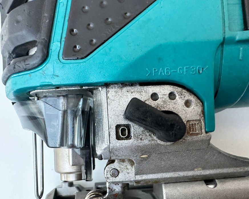 Makita 4351FCT - Професионален прободен трион с обороти
