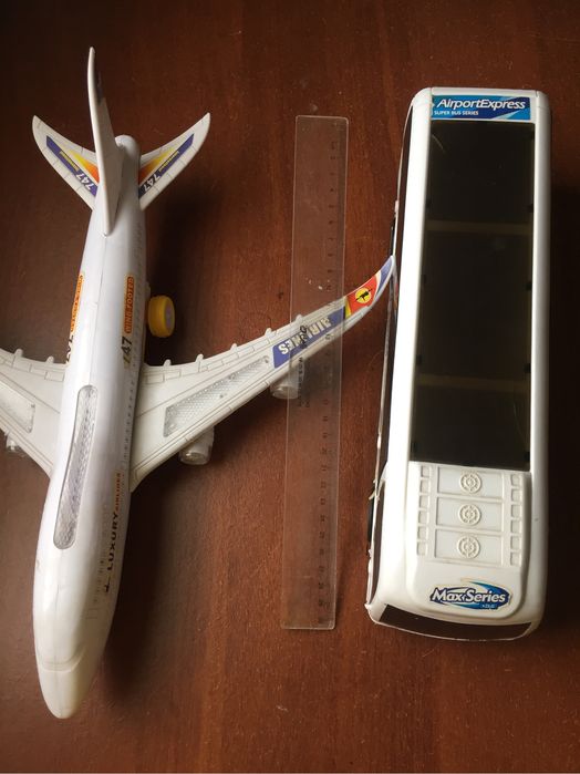 Автобус , на батарейках