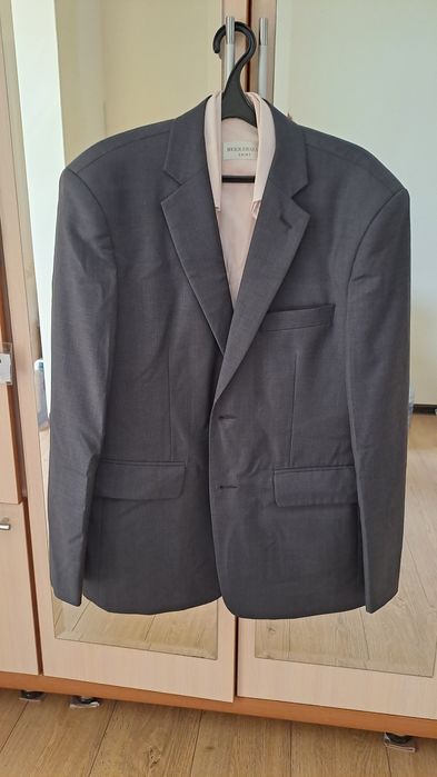 Продам мужской костюм