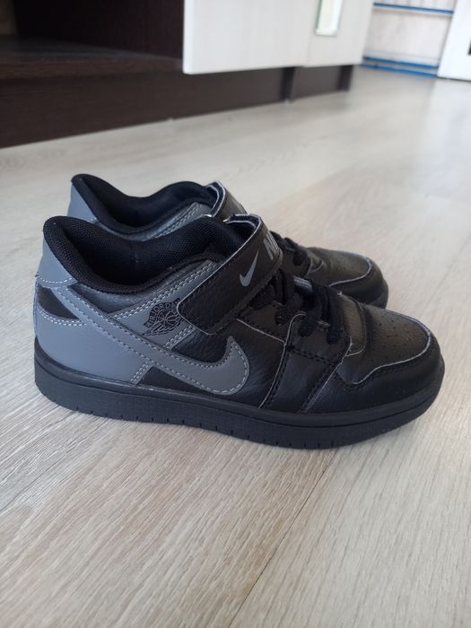 Кроссовки детские