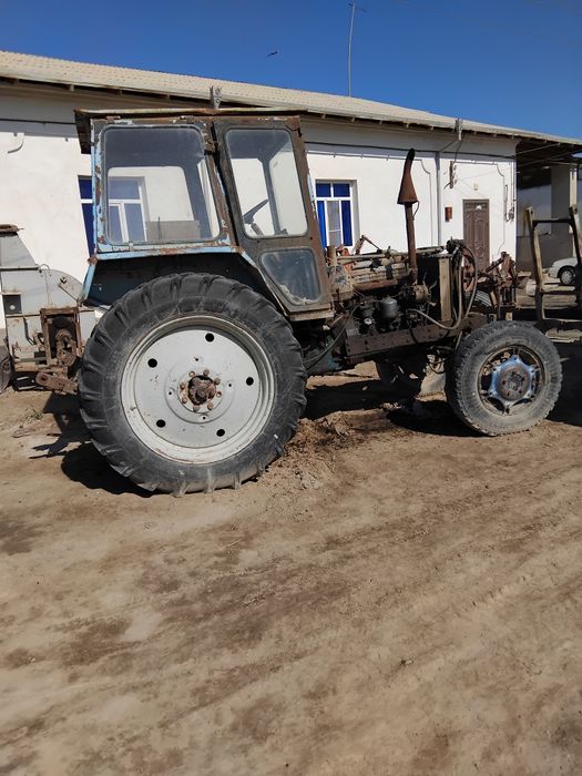 МТЗ 82  matori yangi  hamma hoyi ishlab turupdii  orqa balonlari yangi