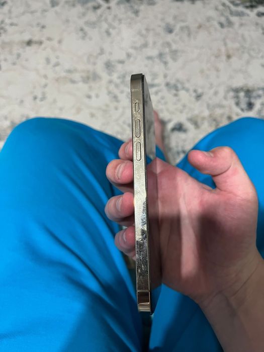 Продаю iPhone 12 Pro
