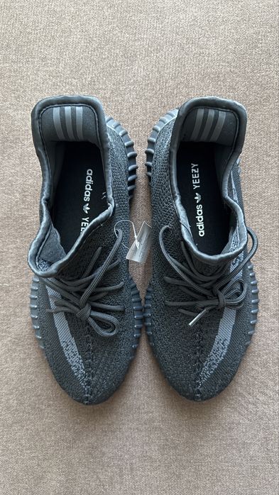 YEEZY-350 boost v2 Black
