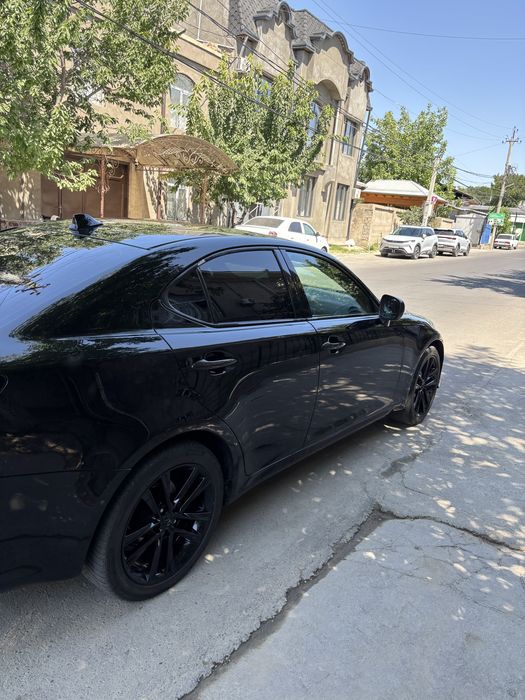 Lexus is 250 4gr